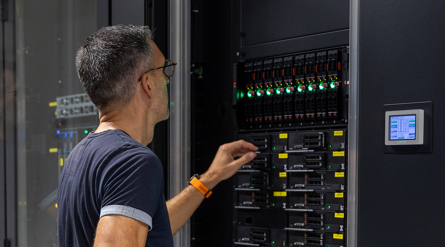 Salle des serveurs d'un datacenter Proginov en France
