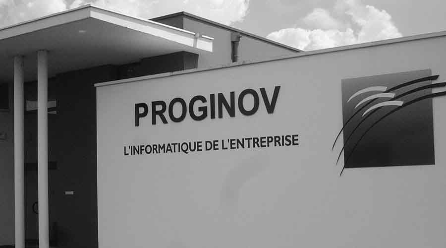 Façade et logo du premier bâtiment de l'entreprise de la Chevrolière 